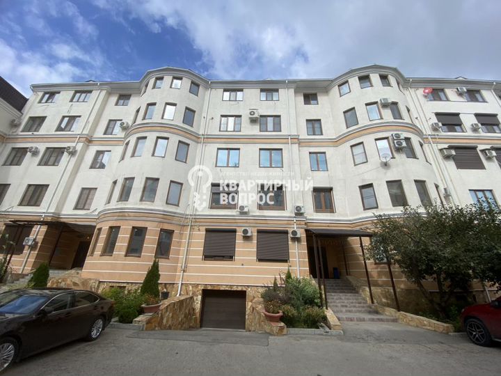 4-к. квартира, 208,7 м², 3/5 эт.