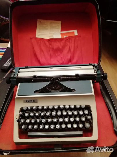 Пишущая портативная машинка Эрика
