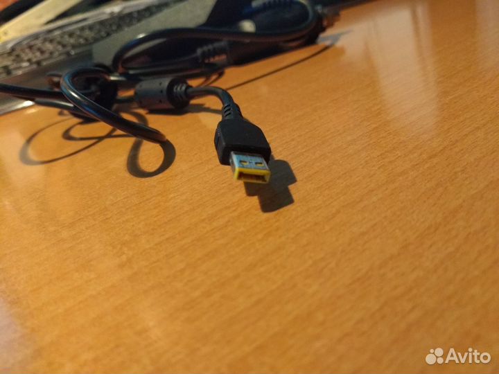 Автомобильное з/у для планшетов Lenovo series