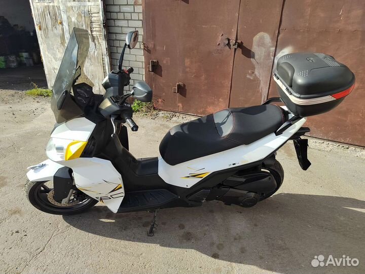 Скутер Stels Zion 150