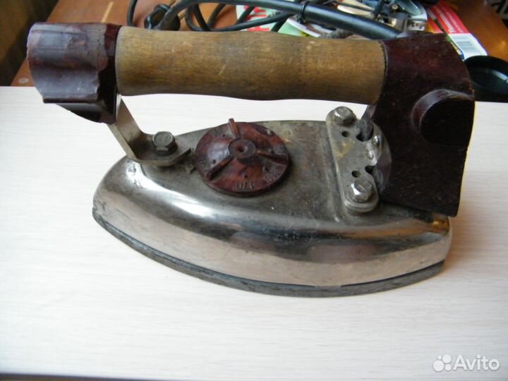 Утюг электрический (ретро СССР)