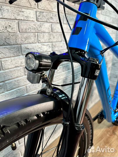 Cube AIM Race Allroad 29/Рама M (2022) - Свет