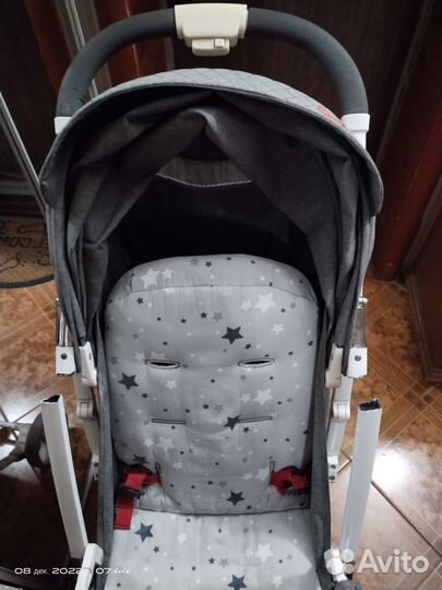 Прогулочная коляска