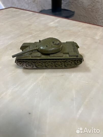 Игрушка танк СССР