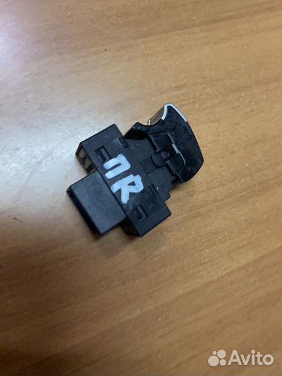 Кнопка стеклоподъёмника Lifan Solano