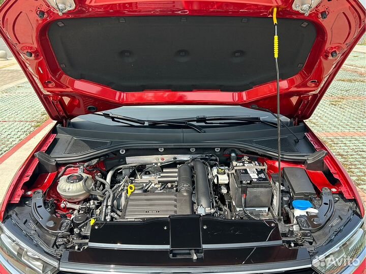 Volkswagen T-Roc 1.5 AMT, 2022, 48 000 км