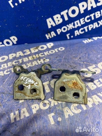 Петля двери Renault Logan 2 седан 2014