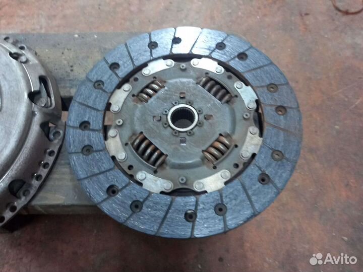Шкода Рапид сцепление диск с корзиной