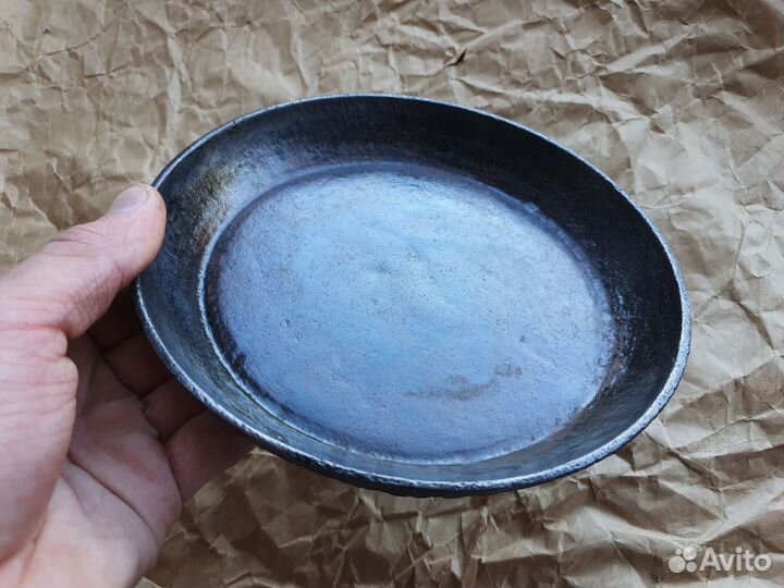 Сковорода с клеймом чугун