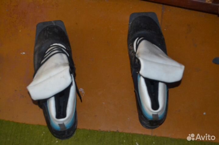 Ботинки лыжные