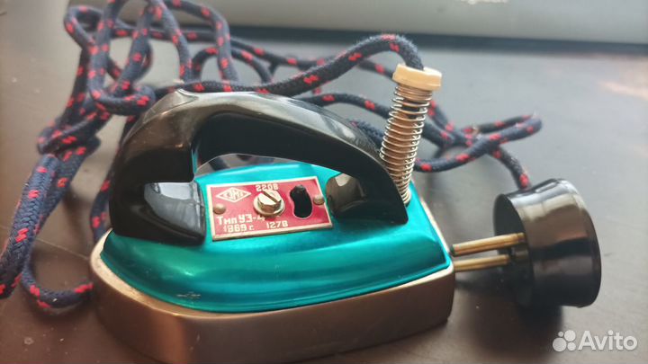 Малогабаритный электрический утюг