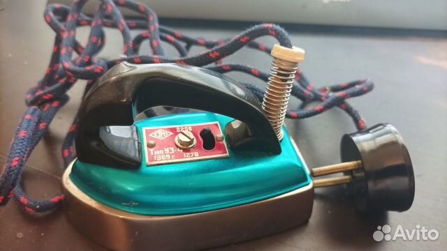 Малогабаритный электрический утюг