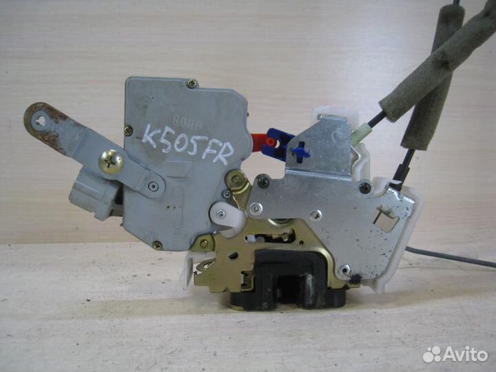 Замок двери передней правой Subaru Tribeca WX 2007