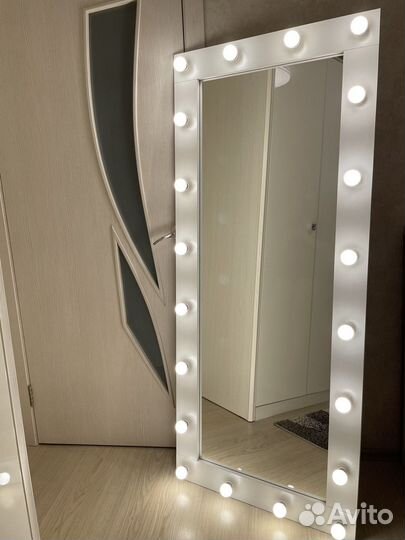 Гримерные зеркала на заказ