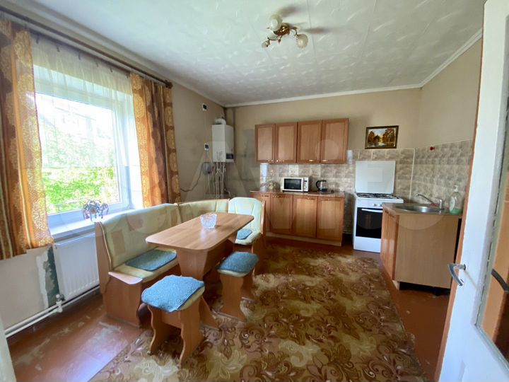 2-к. квартира, 65 м², 1/2 эт.