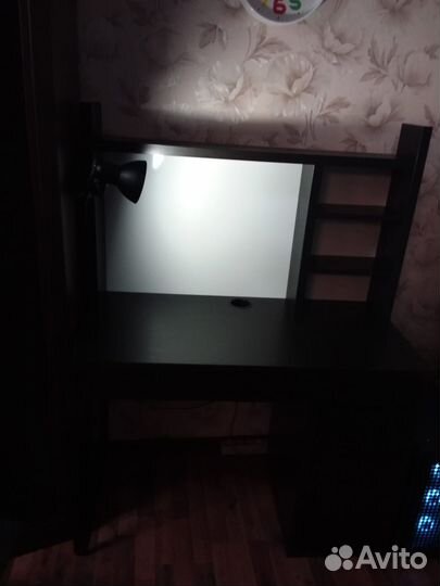 Компьютерный стол IKEA mikke, цвет Венге