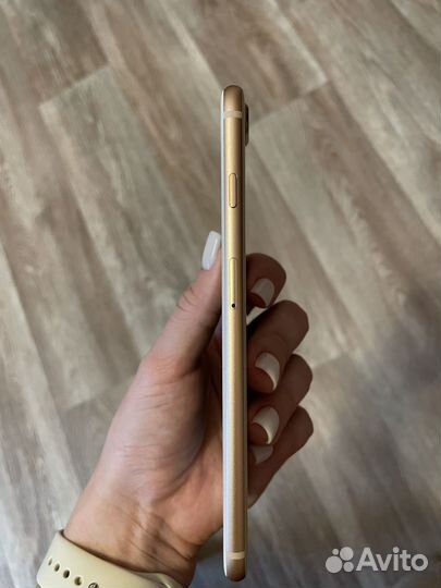 iPhone 8 Plus, 64 ГБ