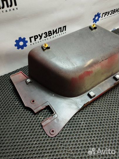 Накладка подножки левая Volvo FH4 82819482