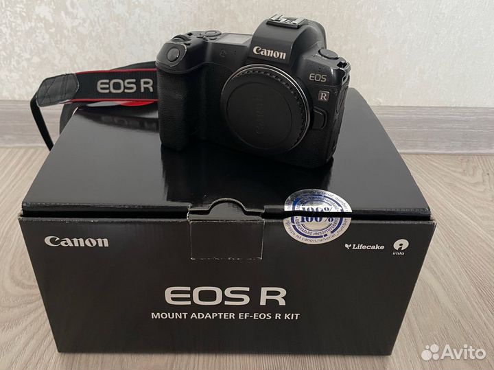 Беззеркальная камера Canon eos R