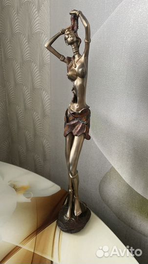 Статуэтка африканка