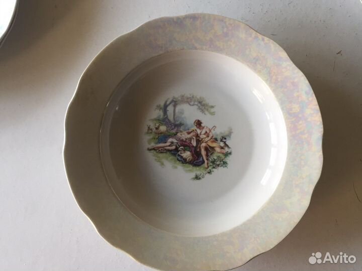 Посуда, тарелки из сервиза Мадонна