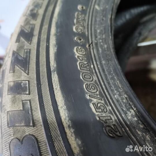 Bridgestone Blizzak Revo GZ 215/60 R16