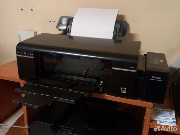 Принтер струйный epson l805(на ремонт/запчасти)