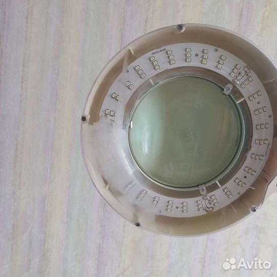 Лампа-лупа косметологическая