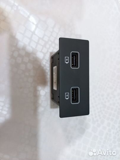 Продам абсолютно новый блок usb renault