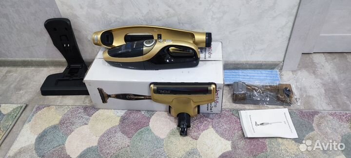 Вертикальный беспроводной пылесос моющий