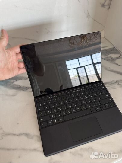 Microsoft surface SQ2