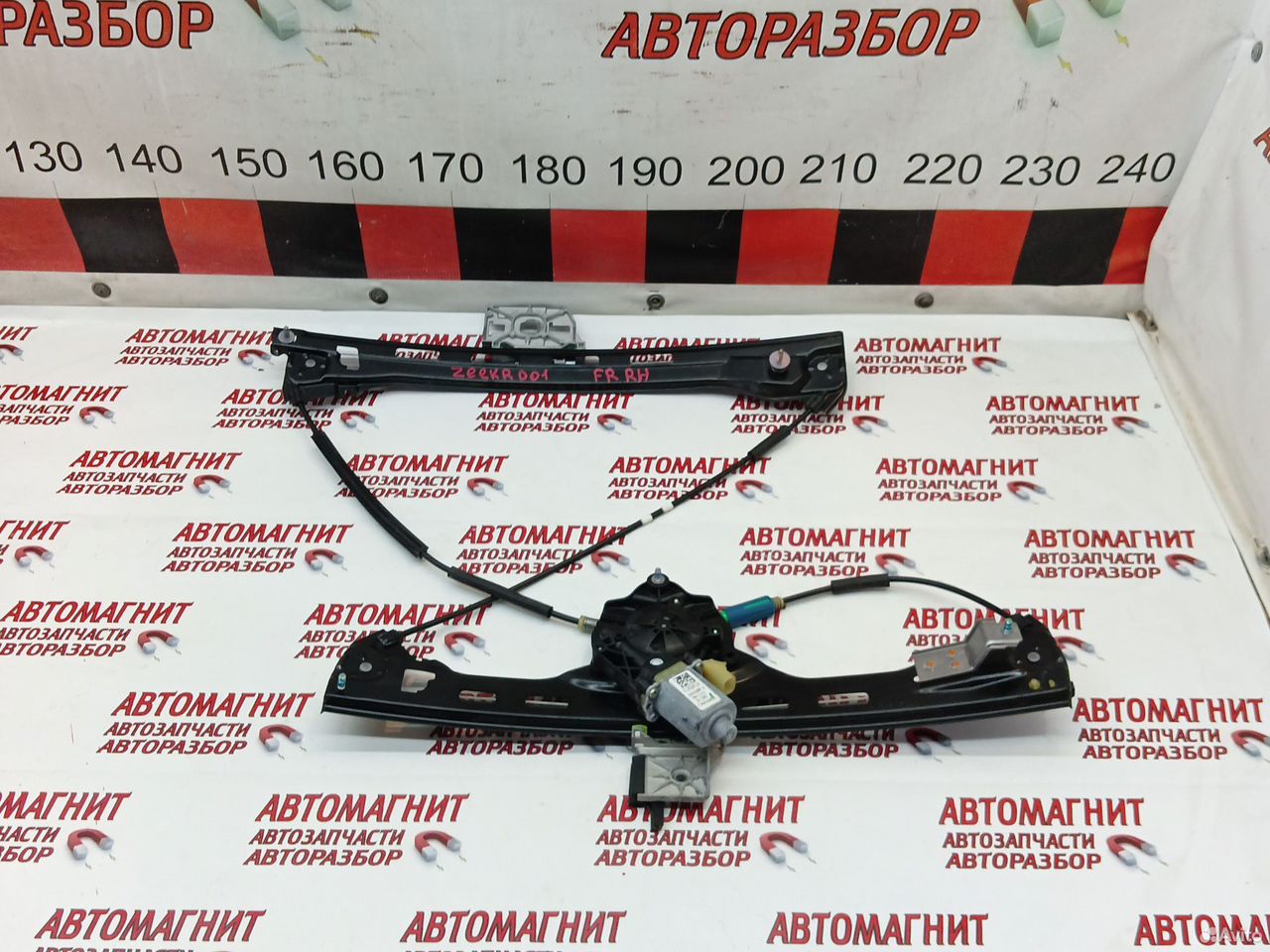 Стеклоподьемник передний правый Zeekr 001