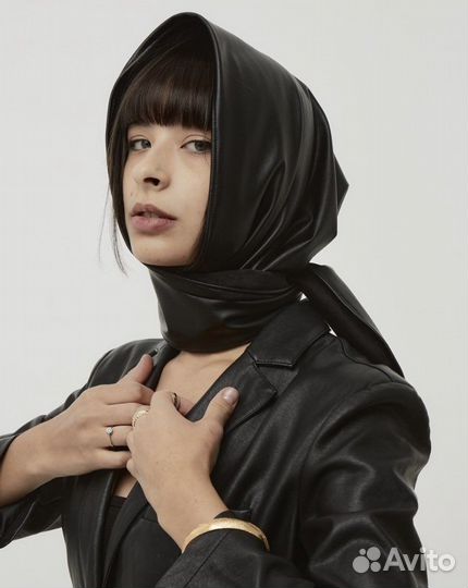 Кожаная косынка женская