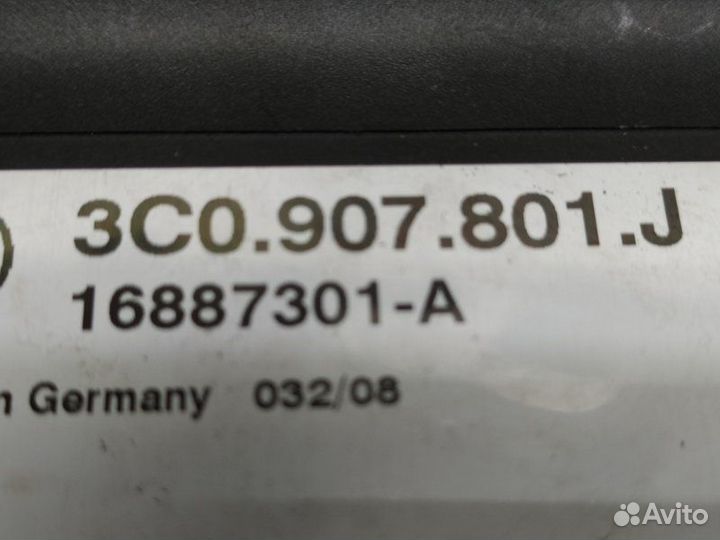 Блок управления парковочным тормозом Volkswagen