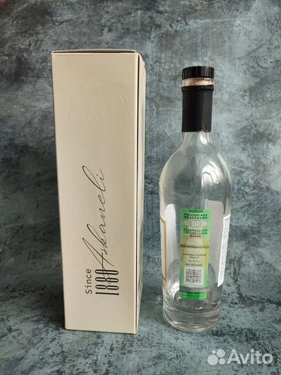 Пустая бутылка из под коньяка Askaneli