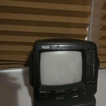 Телевизор с радиоприемником Vitek VT-3551