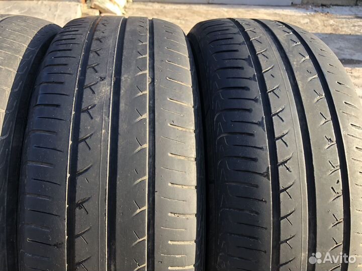 Yokohama BluEarth AE01 215/60 R16