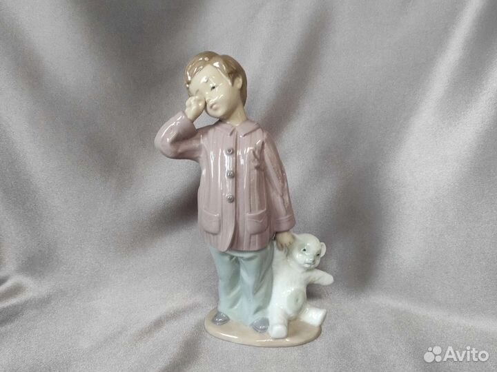 Фарфоровые статуэтки NAO Llardo