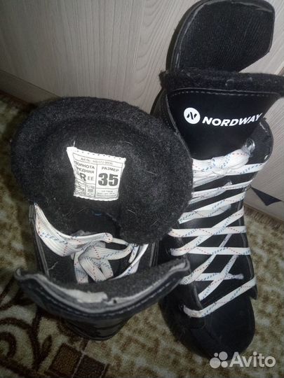 Коньки хоккейные