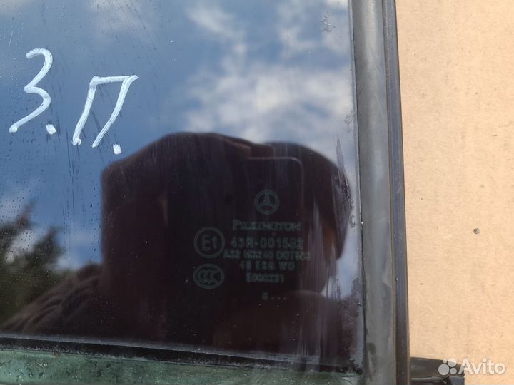 Форточка задняя левая (правая) Mercedes W203 02-08