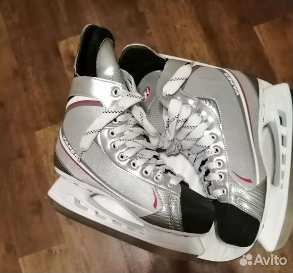 Коньки хоккейные