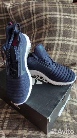 Кроссовки женские 38 размер новые