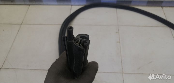 Уплотнитель багажника Focus II 2005-2008