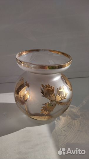 Ваза для цветов. Ваза из цветного стекла