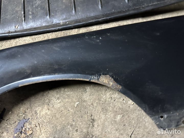 Крыло переднее левое для mercedes 140