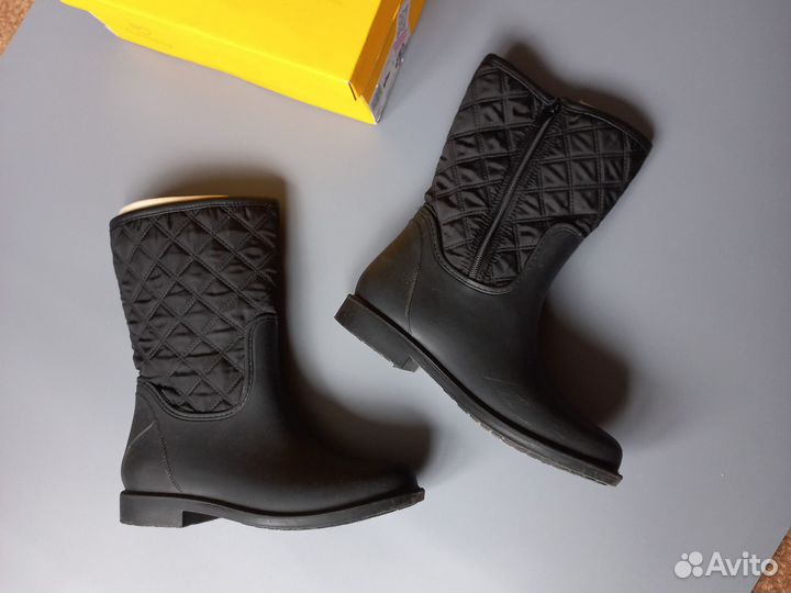 Резиновые сапоги женские высокие на 36 Россия