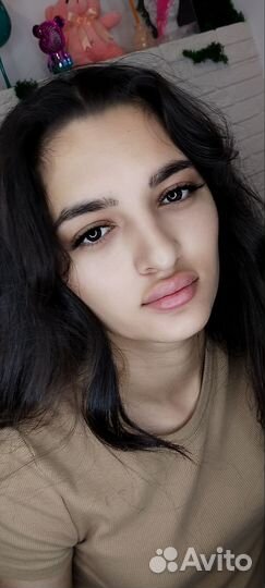 Модель на наращивание ресниц