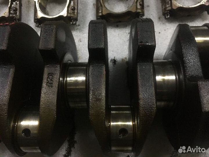 Коленвал + шатуны с поршнями BVY