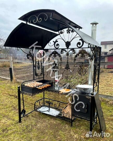 Мангал с крышей