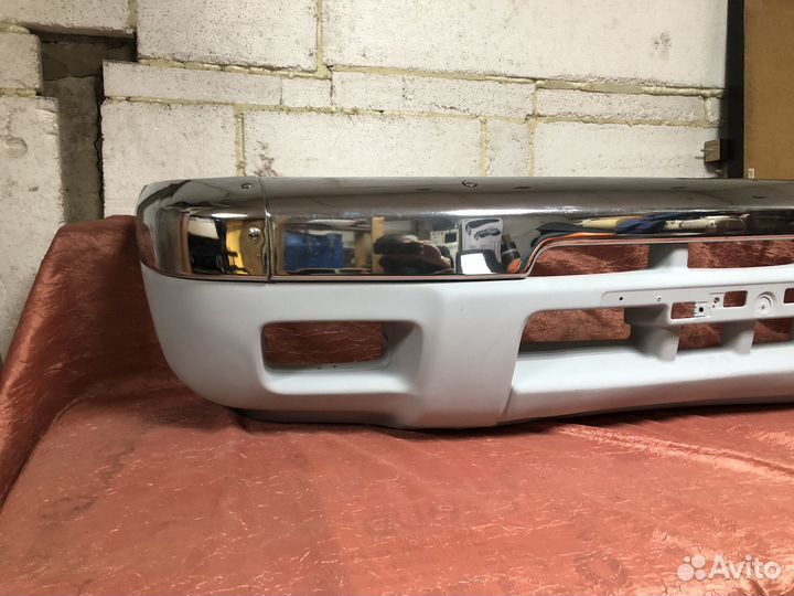 Продам бампер передний Nissan Datsun